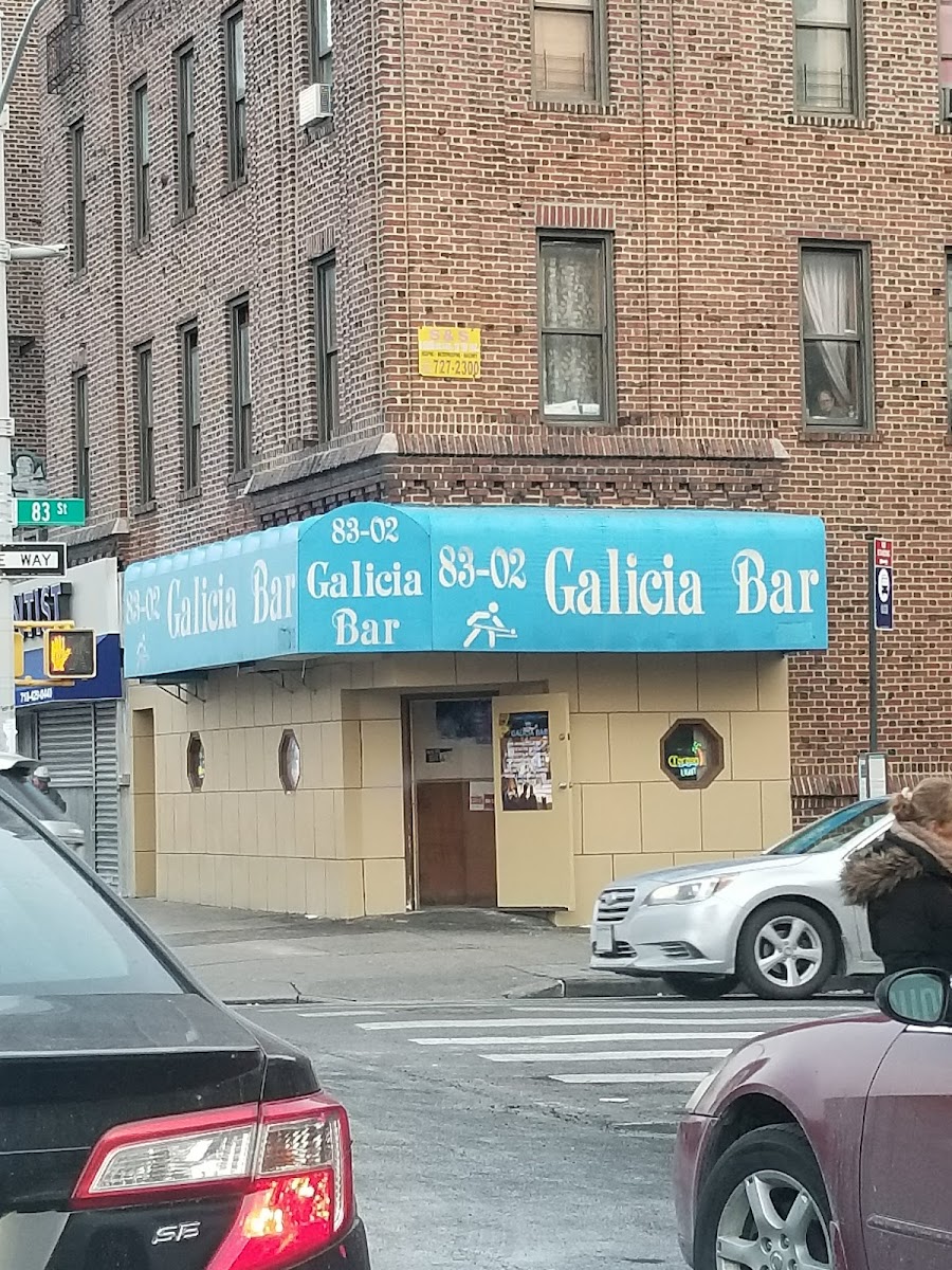 83-02 Galicia Bar